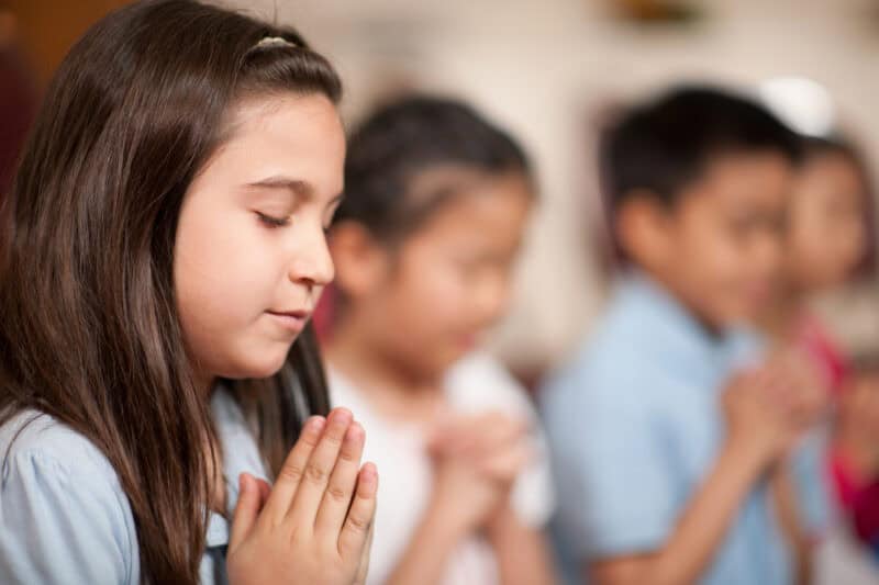 How to help baptism guests to pray